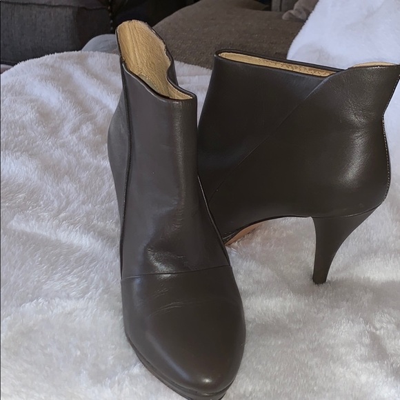 Gently Loved L.A.M.B Leather NYLA Bootie - Picture 2 of 8